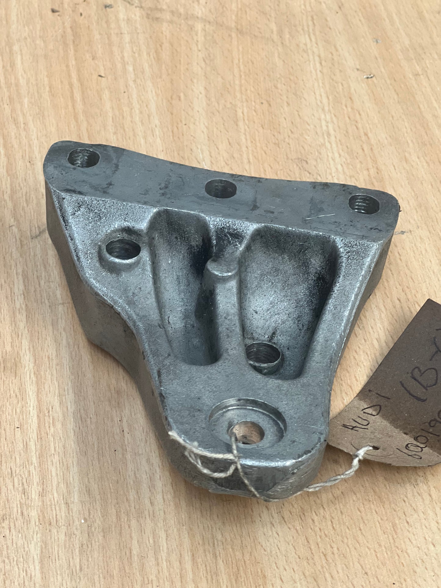 SEAT IBIZA 6J 09-15 Engine Mount Bracket 6Q0199185T