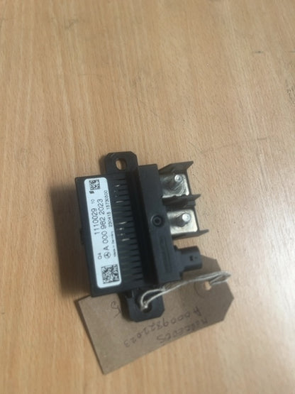 MERCEDES-BENZ C Class W204 Facelift 2011-2014 Relay Module A0009822023