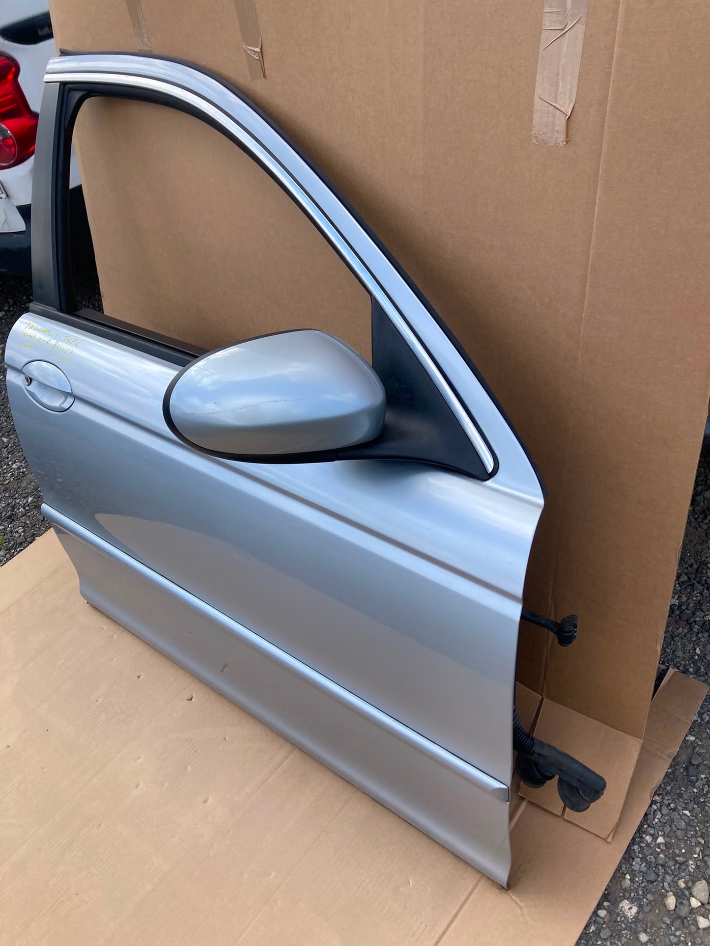 JAGUAR X TYPE 2005 FRONT RIGHT DOOR DRIVER SIDE SALOON