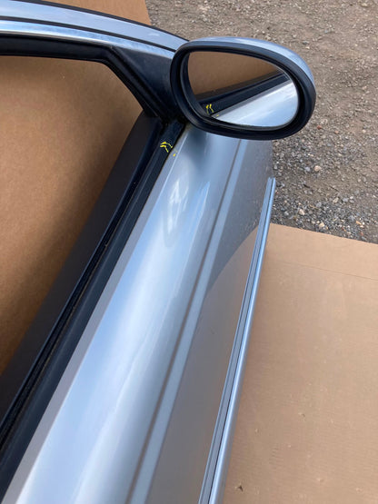 JAGUAR X TYPE 2005 FRONT RIGHT DOOR DRIVER SIDE SALOON