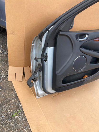 JAGUAR X TYPE 2005 FRONT RIGHT DOOR DRIVER SIDE SALOON