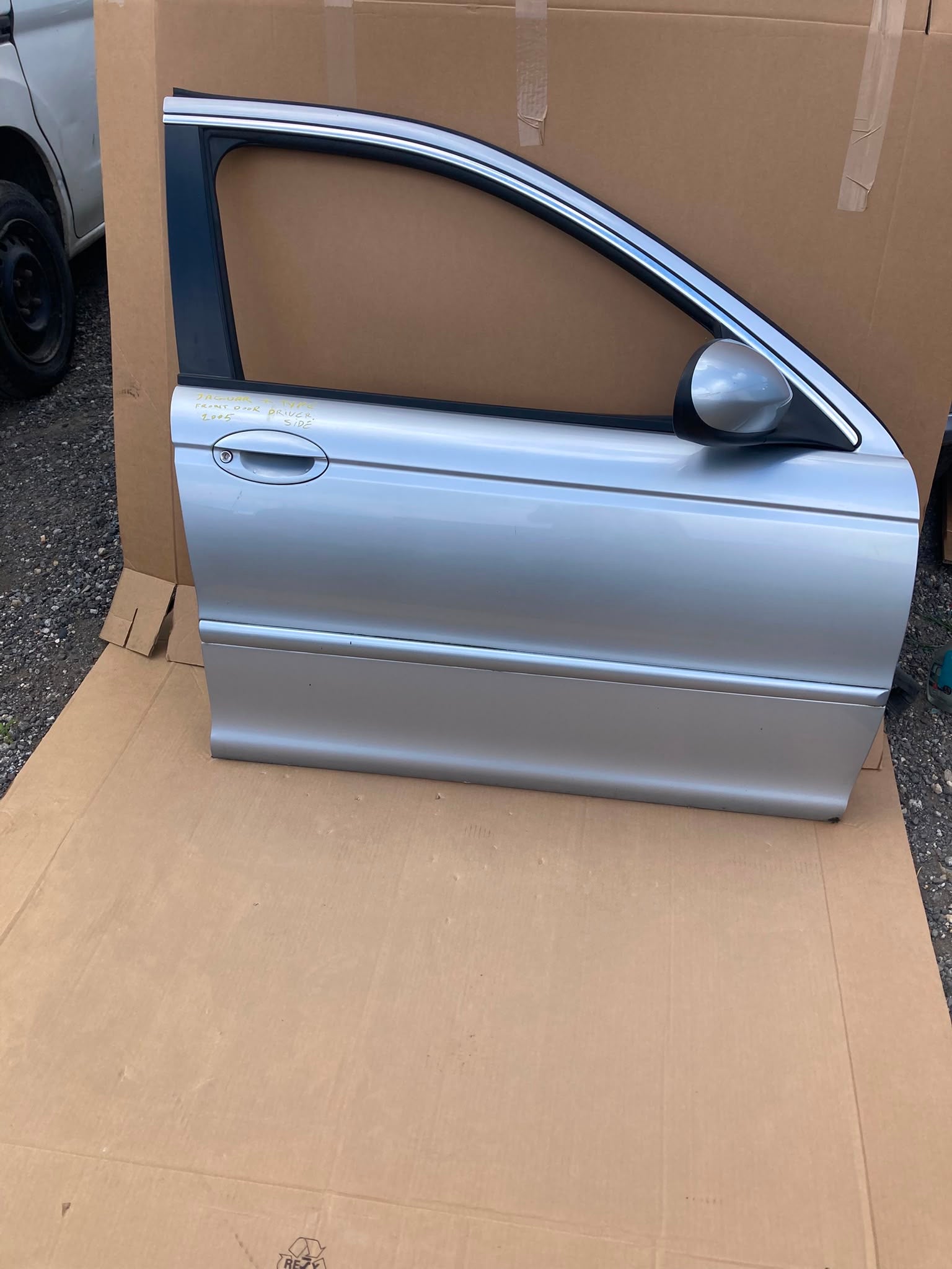 JAGUAR X TYPE 2005 FRONT RIGHT DOOR DRIVER SIDE SALOON