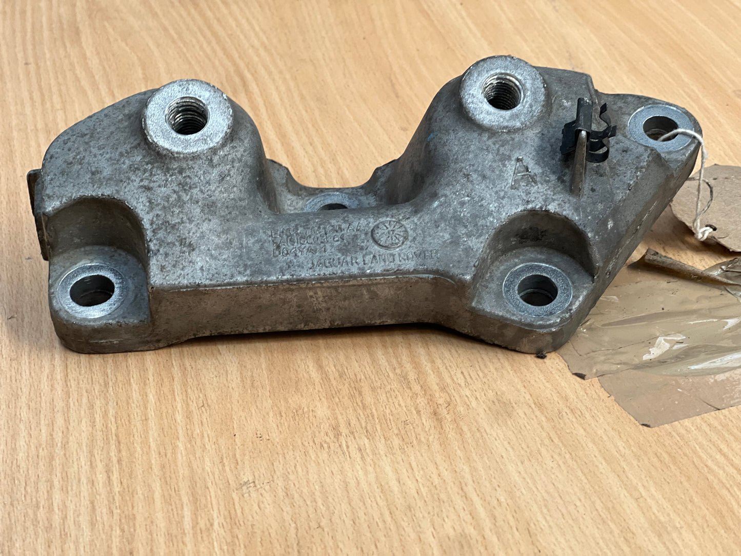 LAND ROVER DISCOVERY SPORT L550 2014-19 Gearbox Left Mount Bracket EJ327M125AA