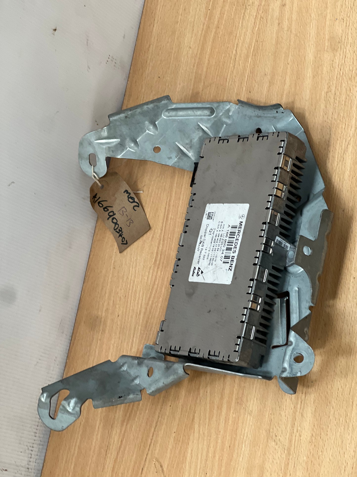 Mercedes E Class C207 2014 DAB Receiver Control Module ECU A1669003407