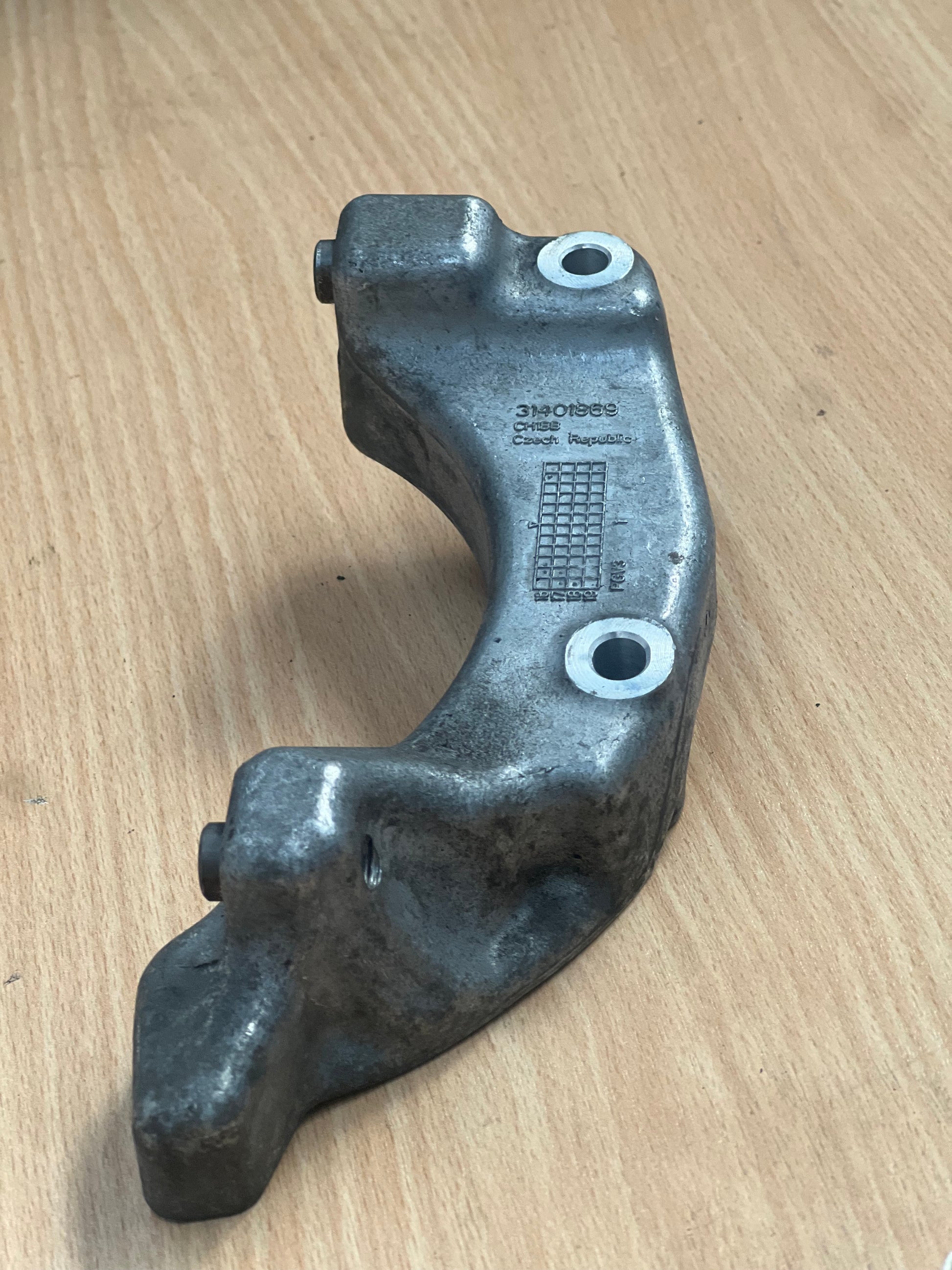 Volvo XC90 I 2016-2019 Engine Mount Bracket 31401869