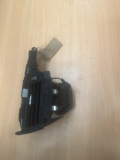 Audi A4 B9.5 S Line 2016-2019 Dashboard Air Vent Right Driver Side 8W2820902