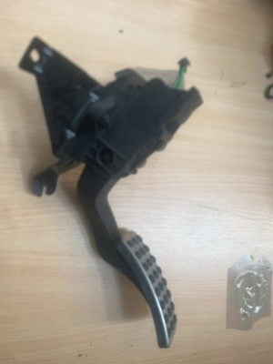 Mercedes-Benz CLA C117 2014-2017 Throttle Pedal A246300