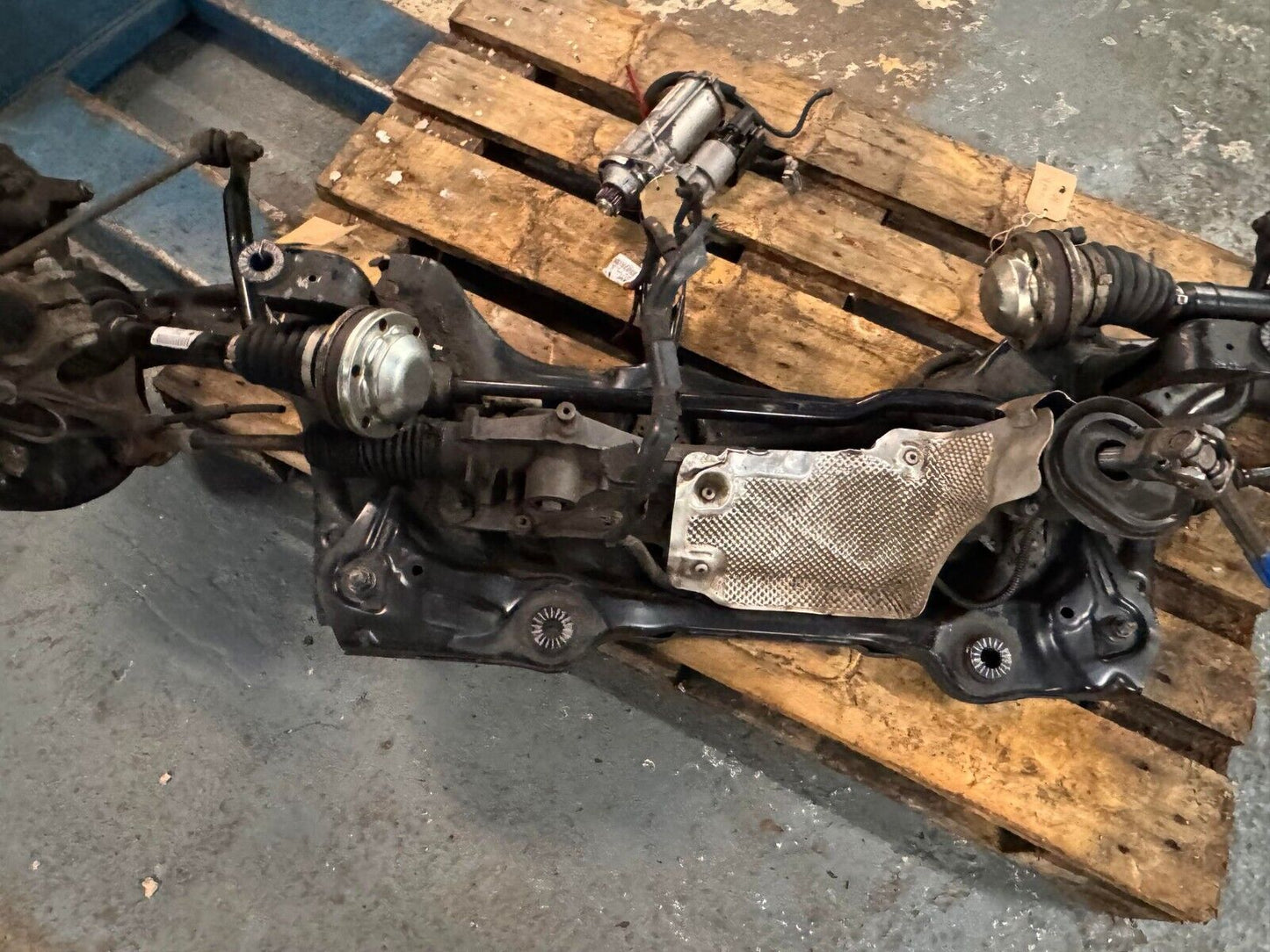 VW Golf R Mk7 13-17 CJX 2.0 Tfsi Auto Complete Running Gear front Suspension