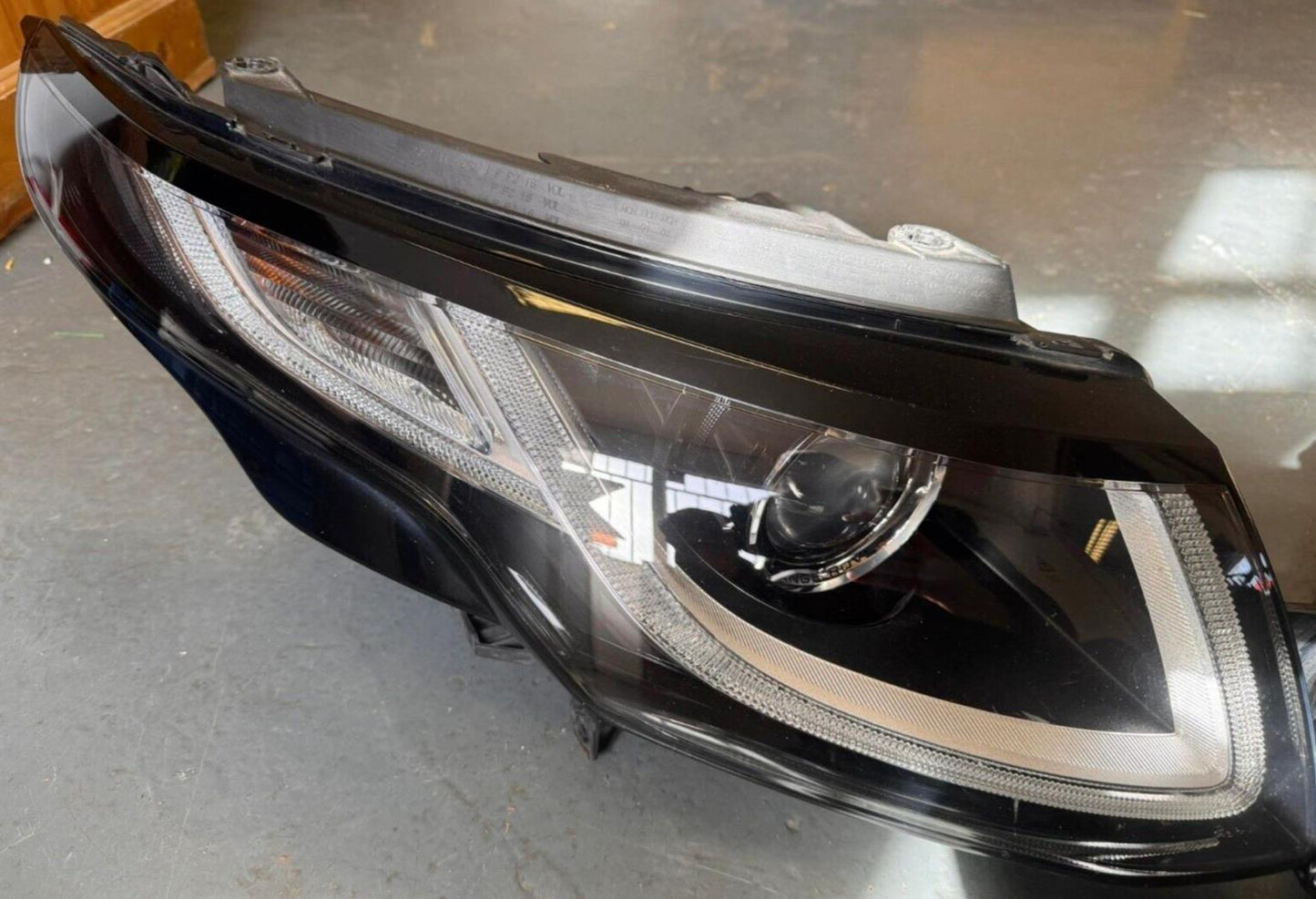 Range Rover Evoque L538 16 Onwards Xenon Pair Lights GJ32-13W029-D GJ32-13W030-D