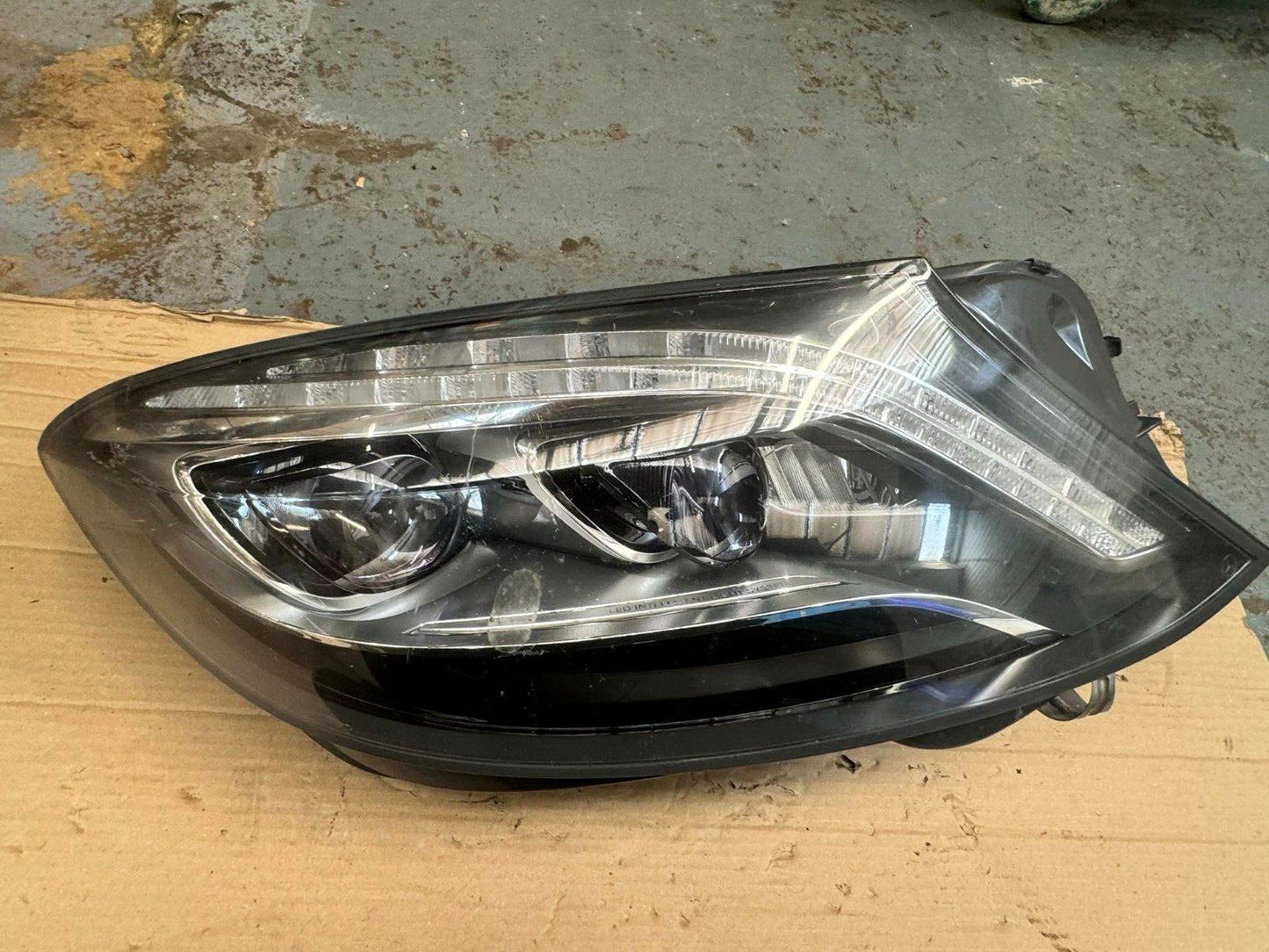 Mercedes S Class W222 13-17 Driver Xenon Headlight  A2229061002 (damaged)