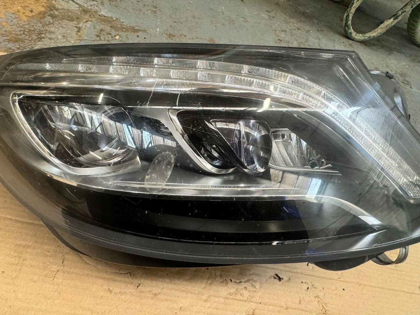 Mercedes S Class W222 13-17 Driver Xenon Headlight  A2229061002 (damaged)