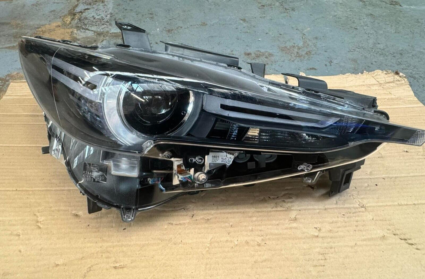 MAZDA CX-5 2017-2020 DRIVER SIDE RIGHT LED HEADLIGHT KB9J51030 (LENS SCUFF)