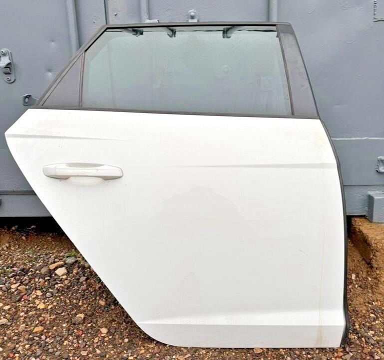 Seat Leon FR Mk3 Estate Facelift 2017-2020 Complete Rear Driver Door In white