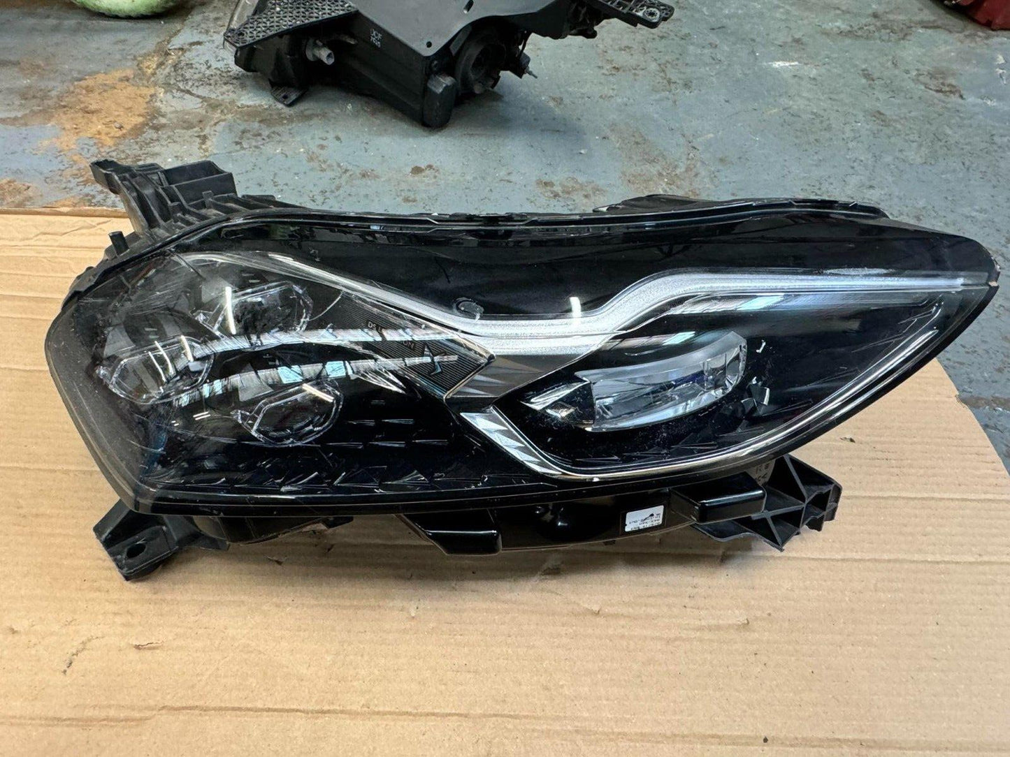 Citroen DS3 2018-2022 Driver LED Headlight 9822869180 (1BROKENLUG)