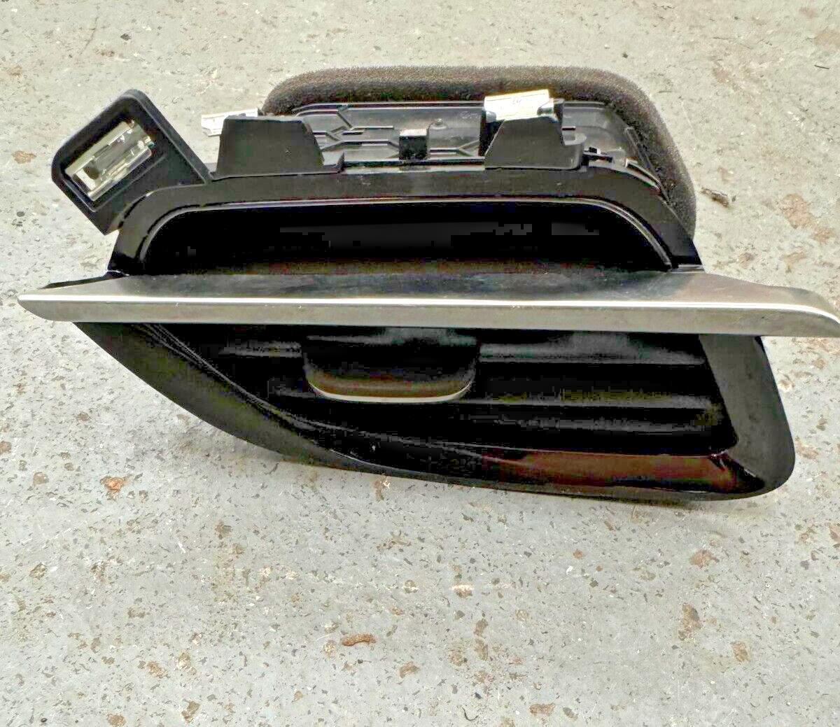 Vauxhall Corsa F 19-24 Dashboard Single Air Vent 98304195DX