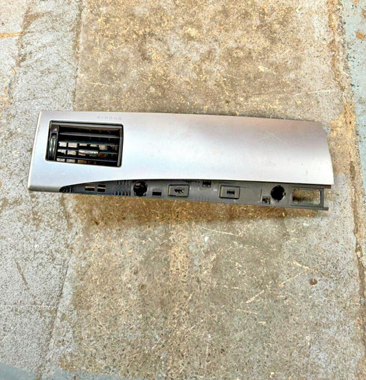 Jaguar XF Saloon 07-11 Passenger Dash Air Vent And Trim 8X23-043C26-B