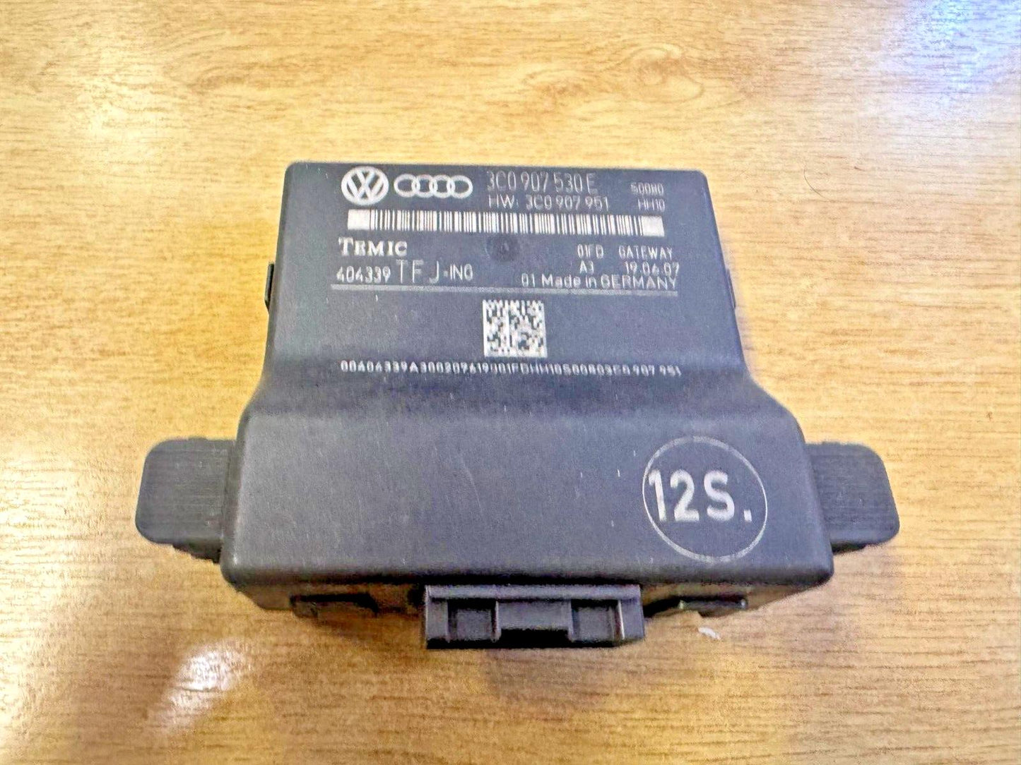 VW Passat B6 05-10 Gateway Control Module 3C0907530E