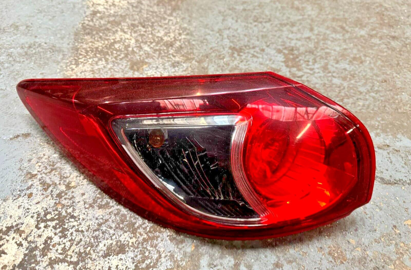 Mazda CX5 12-17 Passenger Rear Tailgate Light KD5451160