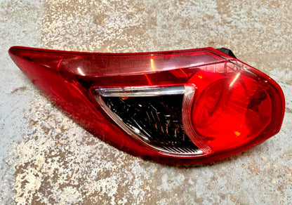 Mazda CX5 12-17 Passenger Rear Tailgate Light KD5451160