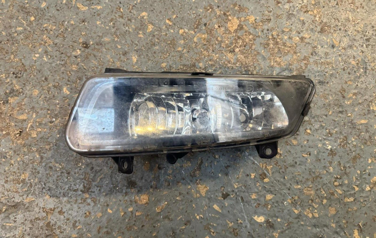 VW Polo 6R R Line 14-17 Passenger Front Bare Fog Light 174162-01