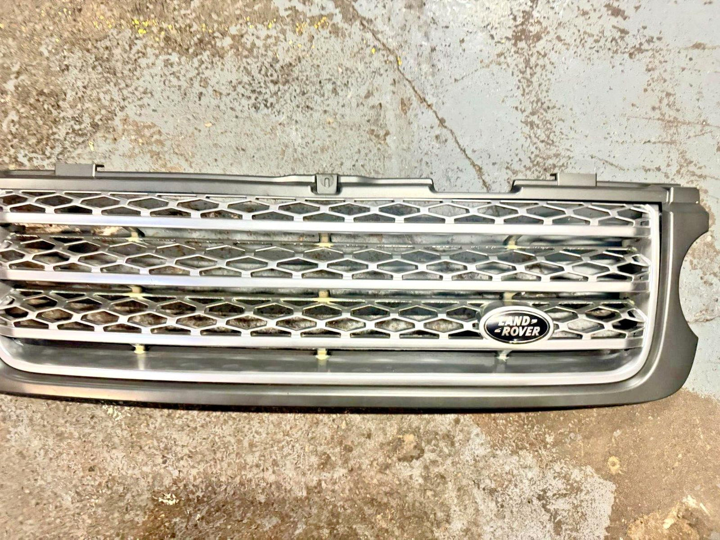 Land Rover Vogue L322 10-13 Front Main Centre Grill Complete AH428138A