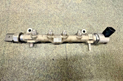 VW Audi Seat Skoda 1.6 2.0 Tdi Fuel Rail Complete 04L089G