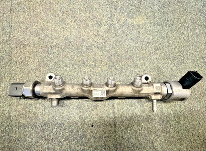 VW Audi Seat Skoda 1.6 2.0 Tdi Fuel Rail Complete 04L089G