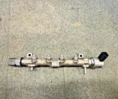 VW Audi Seat Skoda 1.6 2.0 Tdi Fuel Rail Complete 04L089G