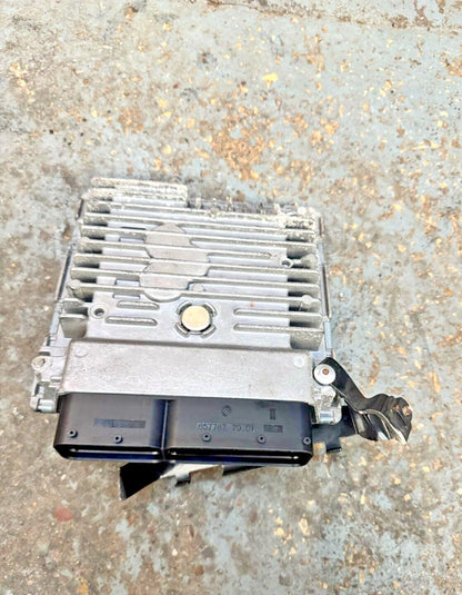 VW Passat B6 05-10 1.6 Tdi Engine Control Unit ECU 03L906023GL