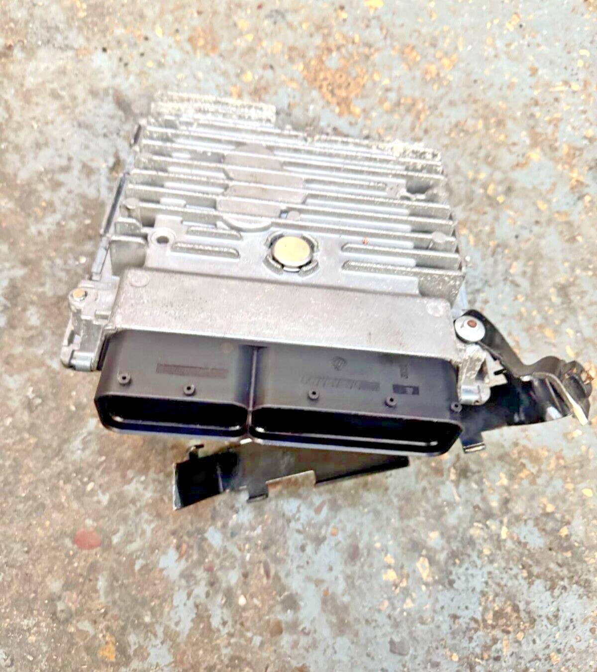 VW Passat B6 05-10 1.6 Tdi Engine Control Unit ECU 03L906023GL