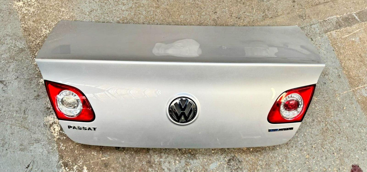 VW Passat B6 Saloon 05-10 Complete Silver Boot lid Tailgate With Lights