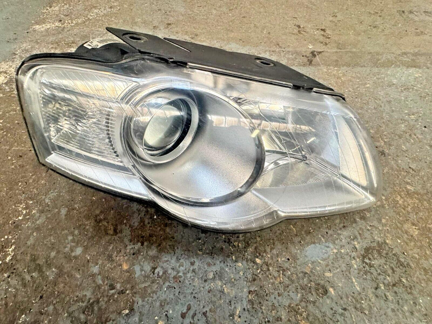 VW Passat B6 05-10 Driver Side Halogen Complete Headlight 3C0941006AC