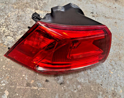 VW Golf Mk7 13-17 Passenger Rear Outer Tailgate Light 5G0945095M