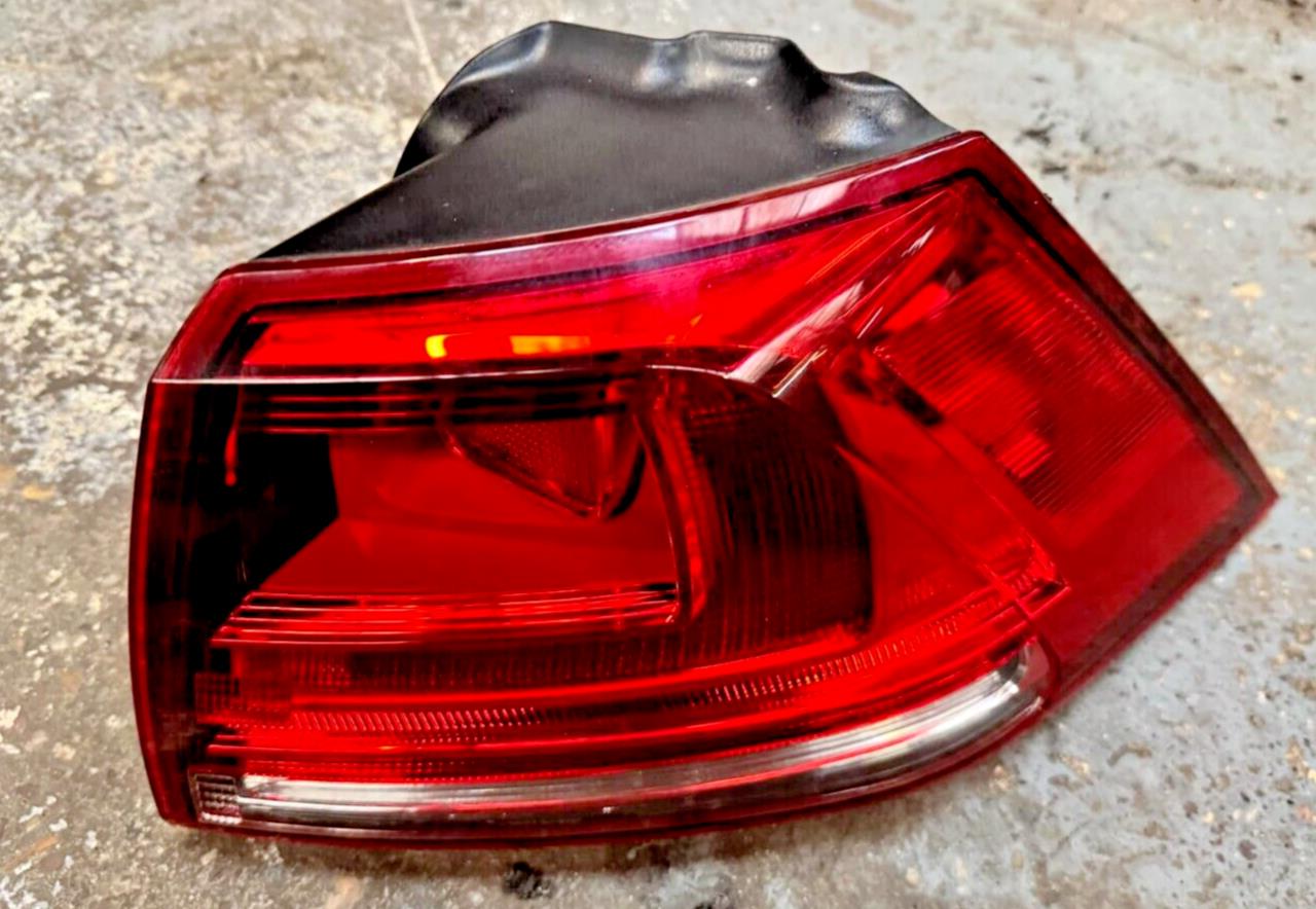 VW Golf Mk7 13-17 Driver Side Rear Outer Tailgate Light 5G0945096M