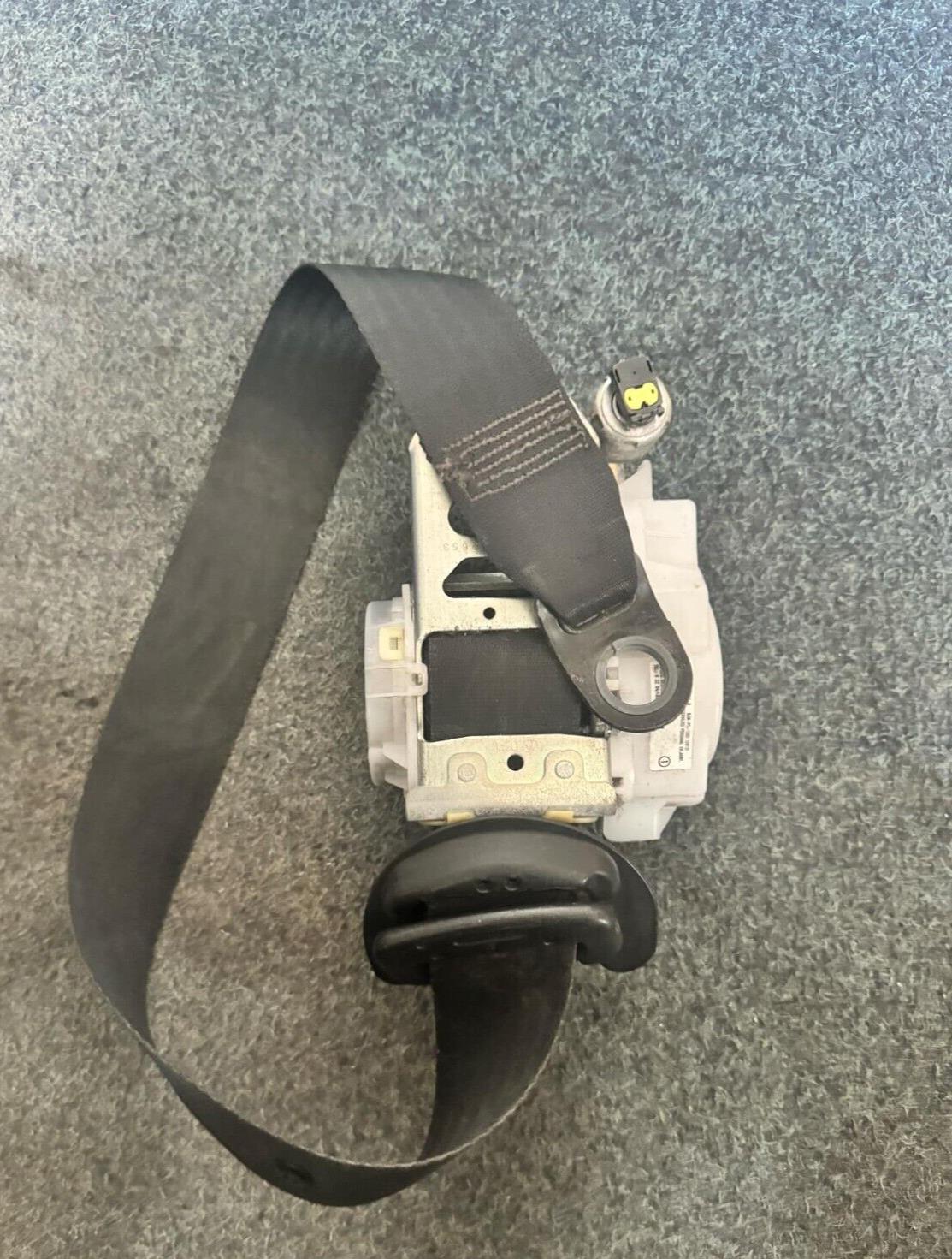 Toyota Avensis 2009-2015 Passenger Front Seat Belt 7P2510-P