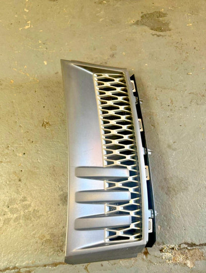 Range Rover Vogue 04-09 Driver Side Front Wing Vent AH42-16A415-BB