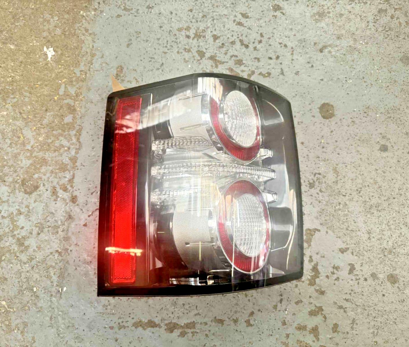 Land Rover Vogue L322 02-10 Passenger Rear Light Complete BAM8F2615