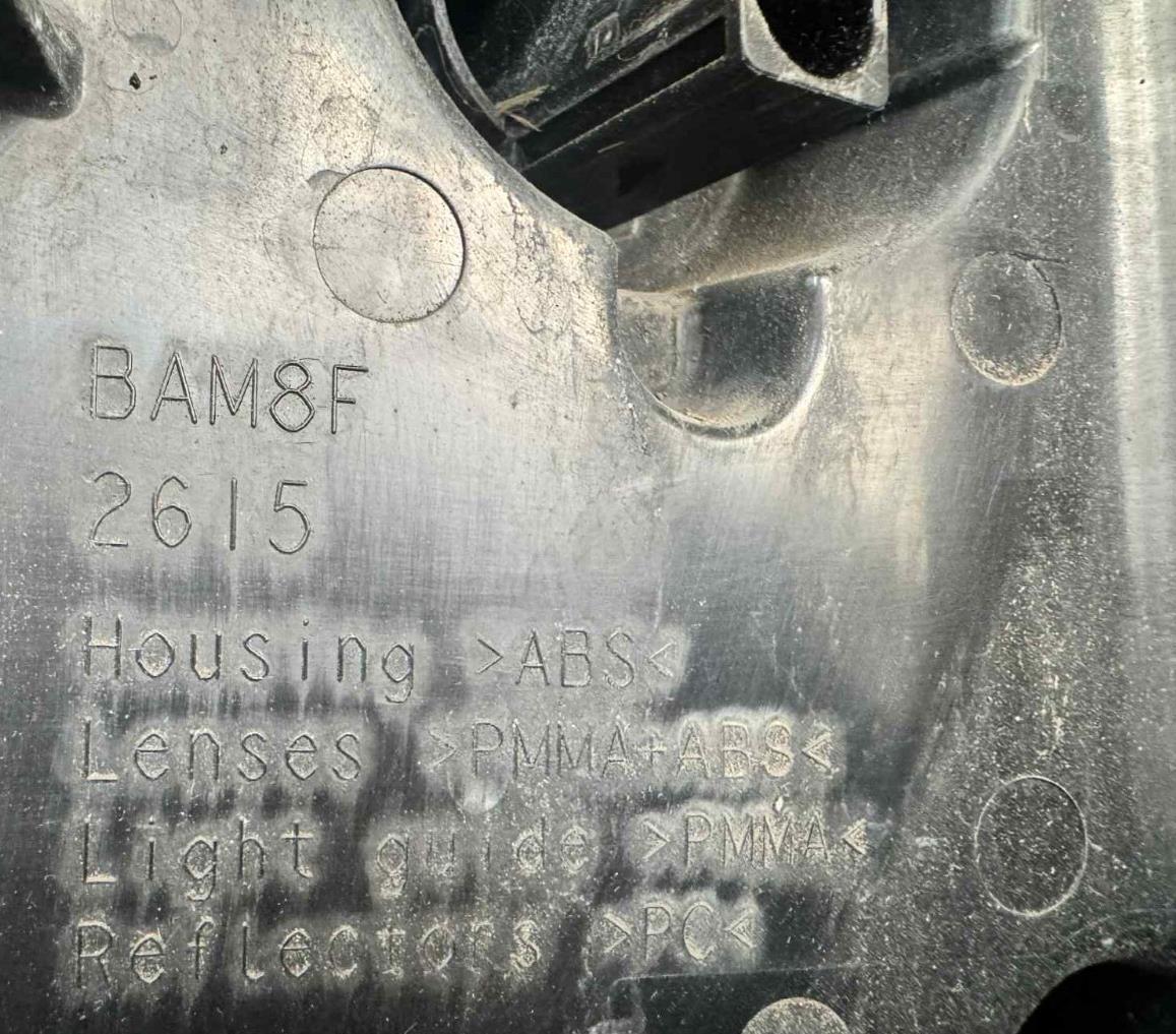 Land Rover Vogue L322 02-10 Passenger Rear Light Complete BAM8F2615