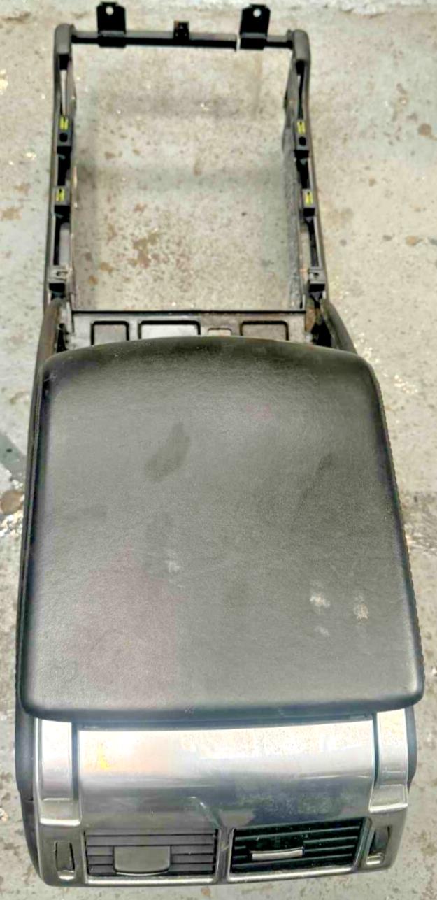 RANGE ROVER VOGUE L322 09-12 CENTRE CONSOLE WITH ARMREST FJZ500130XXX