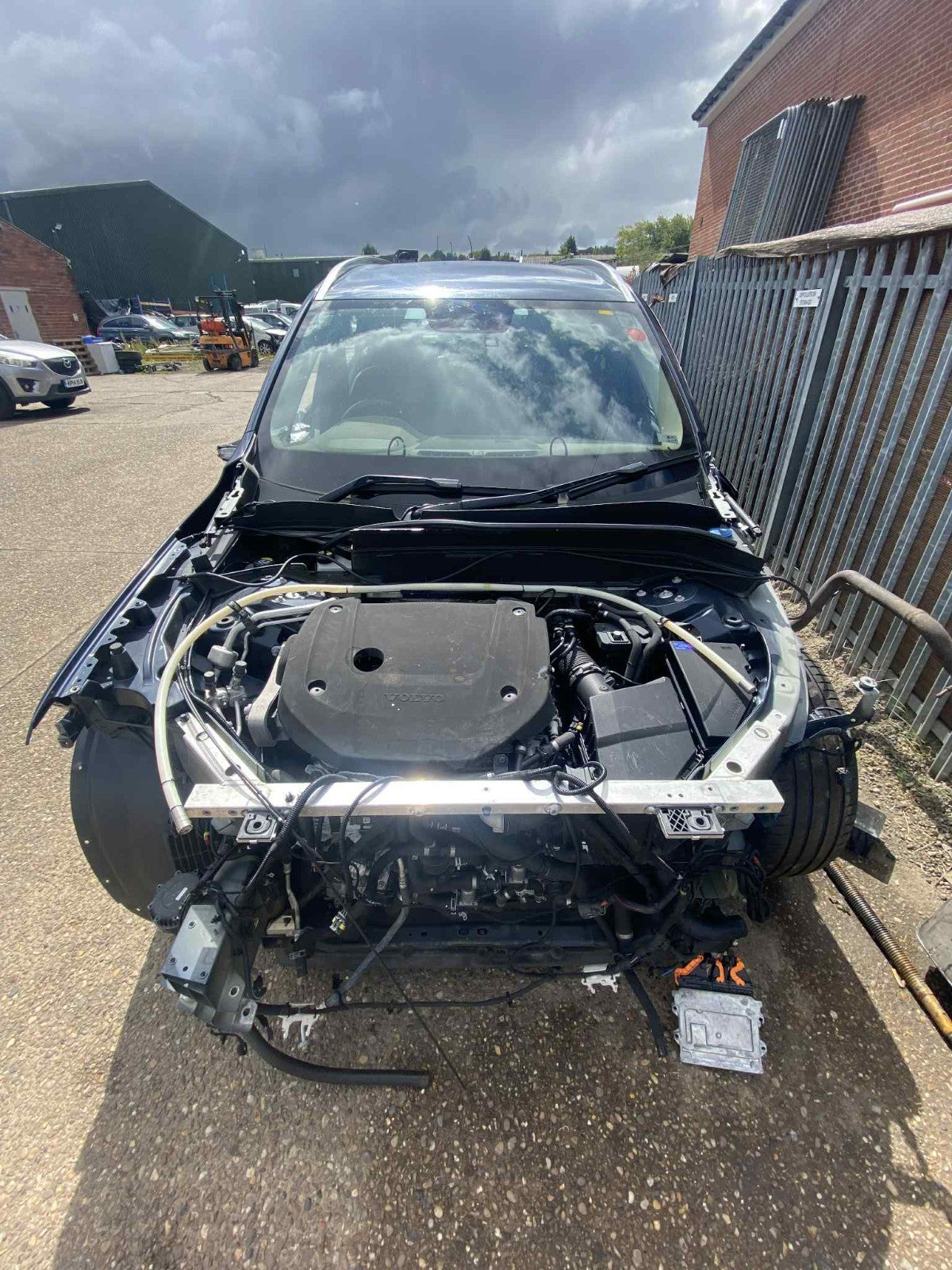 VOLVO XC90 MK2 (256) 2020 ONWARDS 2.0 PETROL AUTOMATIC B420T CAR FOR BREAKING