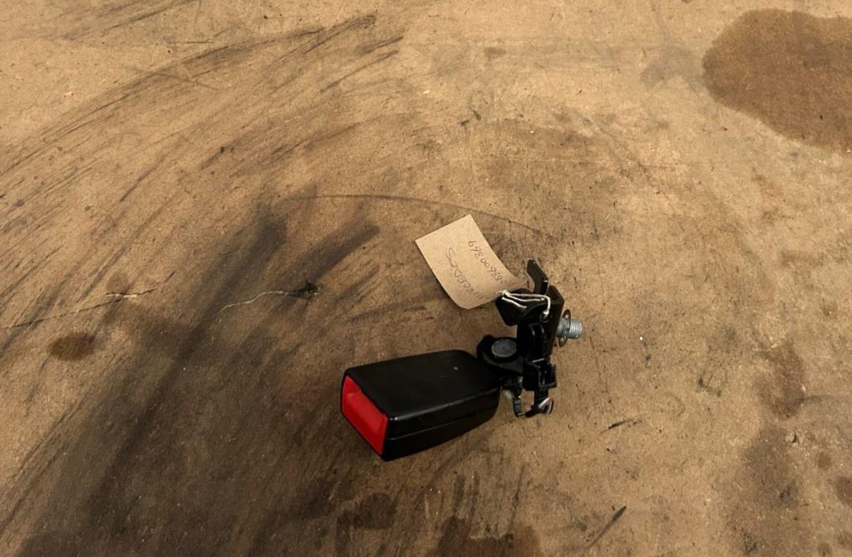 MERCEDES C CLASS W205 REAR SEAT BELT BUCKLE LEFT PASSENGER SIDE A2058600369