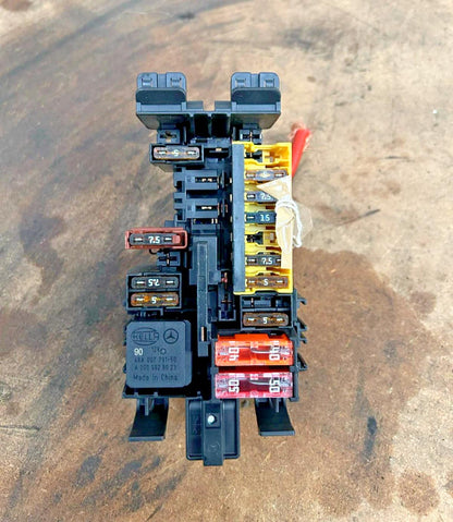 MERCEDES C GLC CLASS COMPLETE FUSE BOX A0009828023
