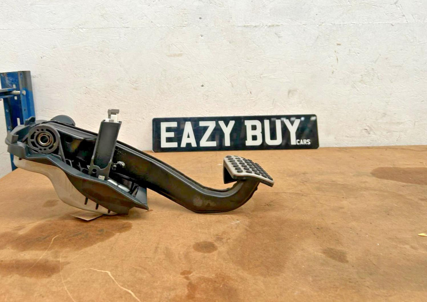 Mercedes C Class W205 14-18 Auto Brake Pedal Assembly A2052920515