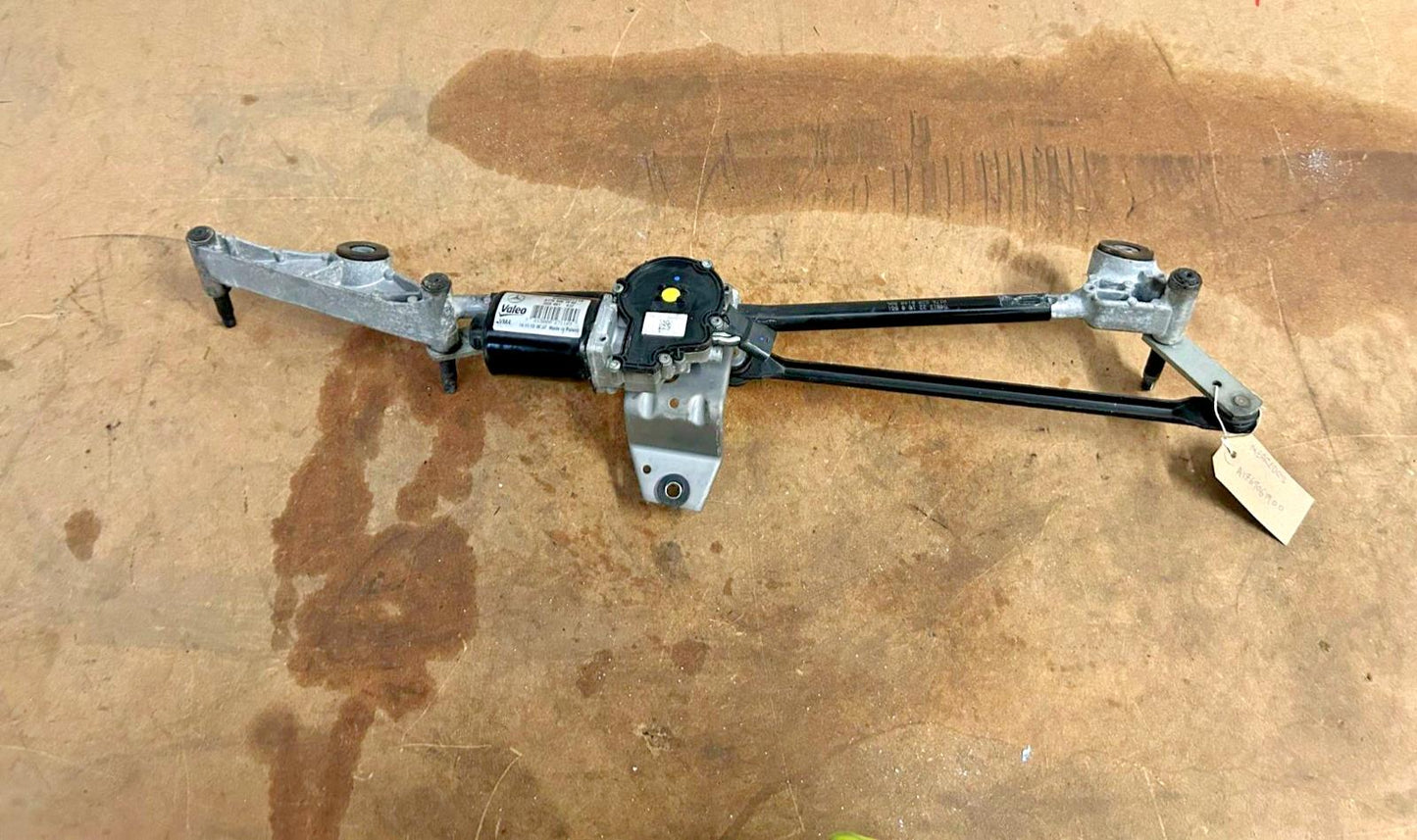 MERCEDES A CLASS W176 FRONT WINDSCREEN WIPER MOTOR & LINKAGE A1769061900