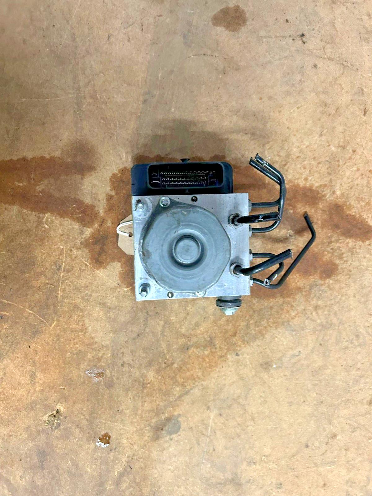 MERCEDES A CLASS W176 ABS PUMP MODULE WITH CONTROLLER  A0094316412