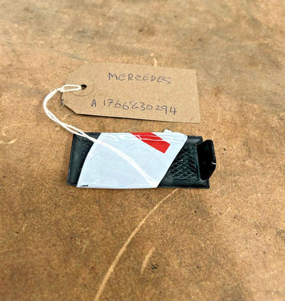 MERCEDES GLA 200 X156 CENTRE CONSOLE RUBBER MAT INSERT A1766830294