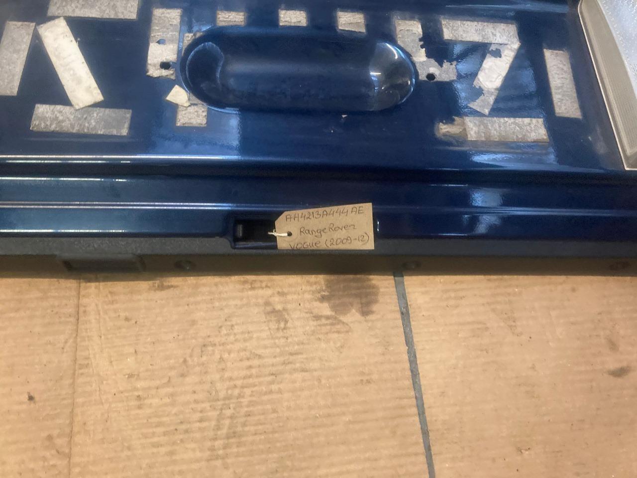 RANGE ROVER VOGUE L322 REAR LOWER BOOT TAILGATE HANDLE TRIM 2009-2012 AH4213A444