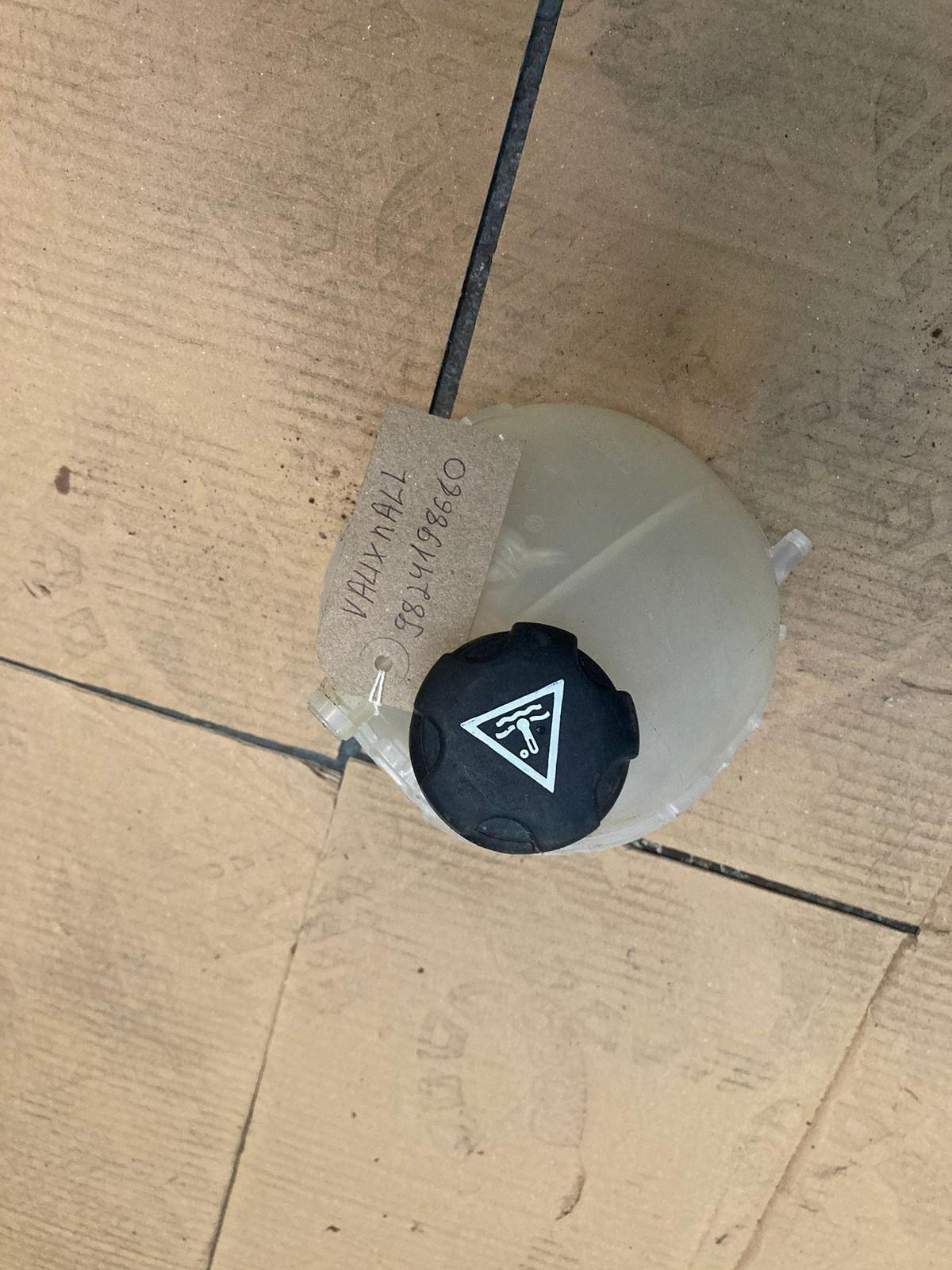 Vauxhall Corsa F Mokka Expansion Header Tank Bottle DS3 9824198680