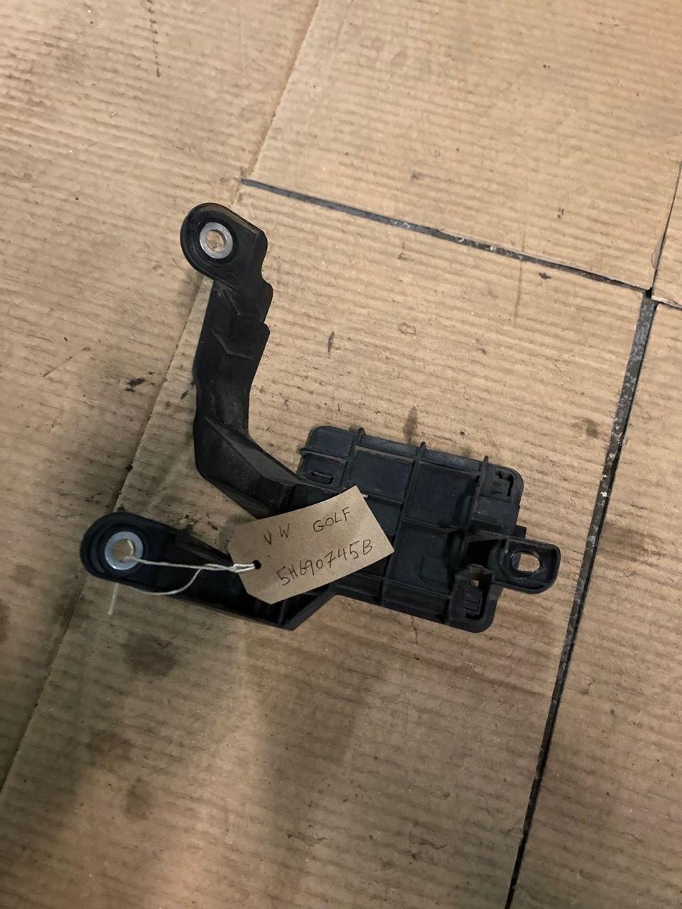 VW Golf MK8 Rear Right Blind Spot Sensor Radar Module Holder Bracket 5H690745B