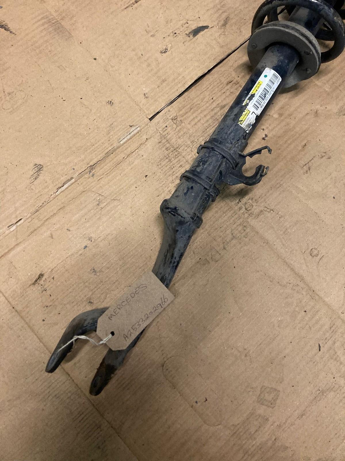 Mercedes GLC X253 Front Left Shock Absorber Strut A2533202966 N/S/F